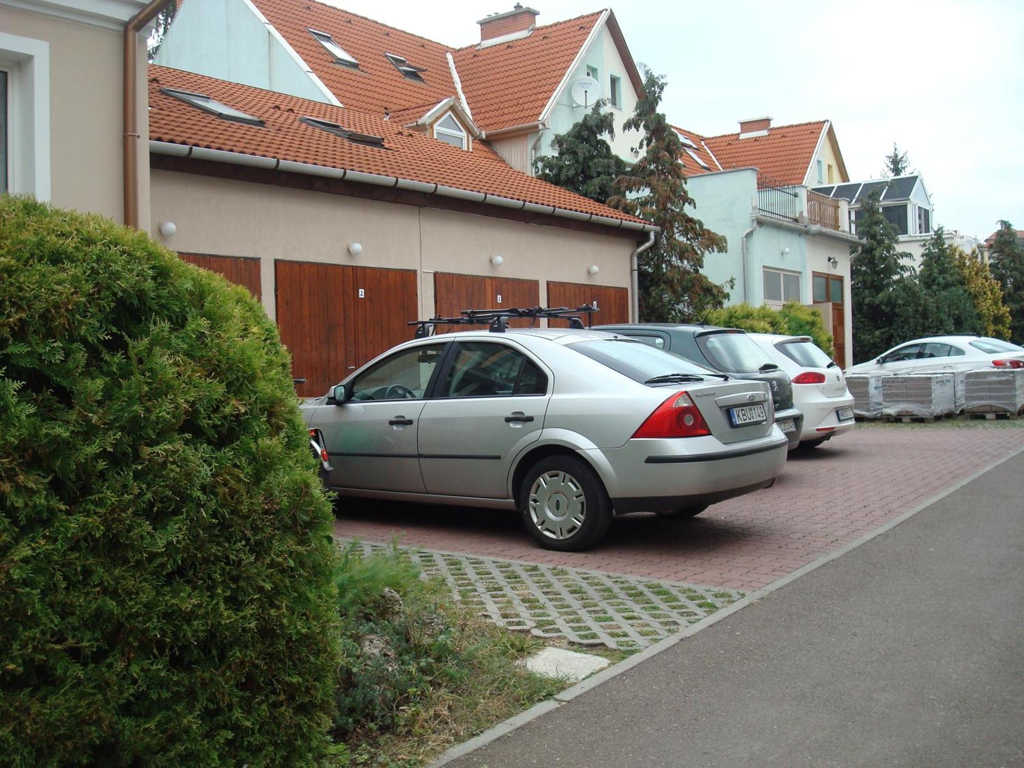 Vincze Vendeghaz Apartment Eger Ngoại thất bức ảnh