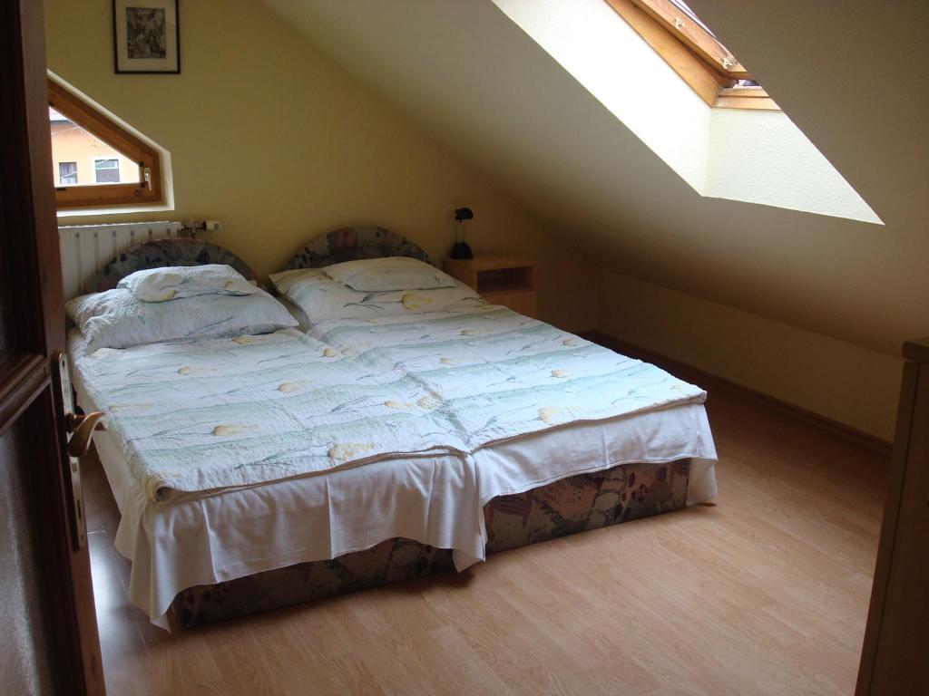 Vincze Vendeghaz Apartment Eger Phòng bức ảnh