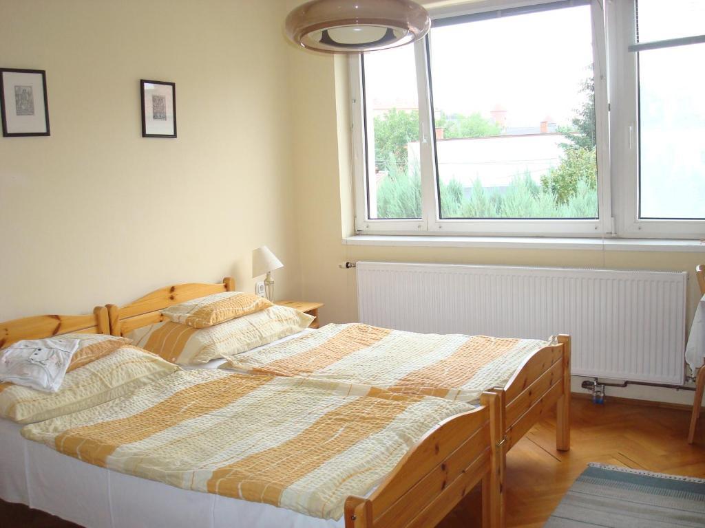 Vincze Vendeghaz Apartment Eger Phòng bức ảnh