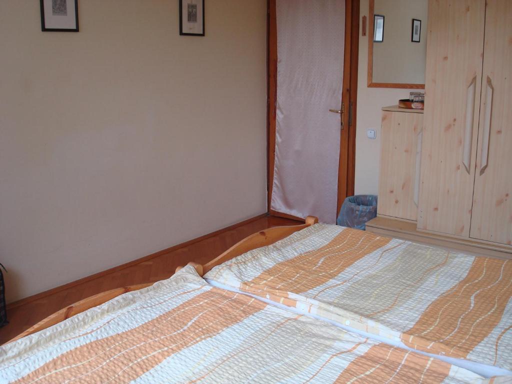 Vincze Vendeghaz Apartment Eger Phòng bức ảnh