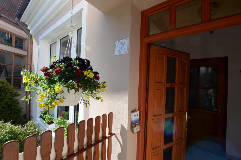 Vincze Vendeghaz Apartment Eger Ngoại thất bức ảnh
